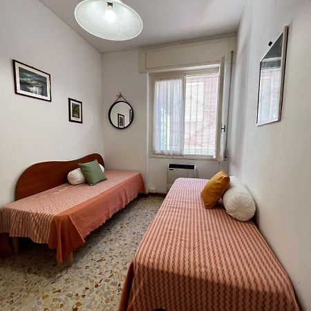 Suite A 2 Passi Dalla Spiaggia - Ospedaletti Bagian luar foto